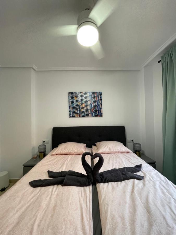 Three Bedroom Apartment With Pool In Torrevieja Extérieur photo