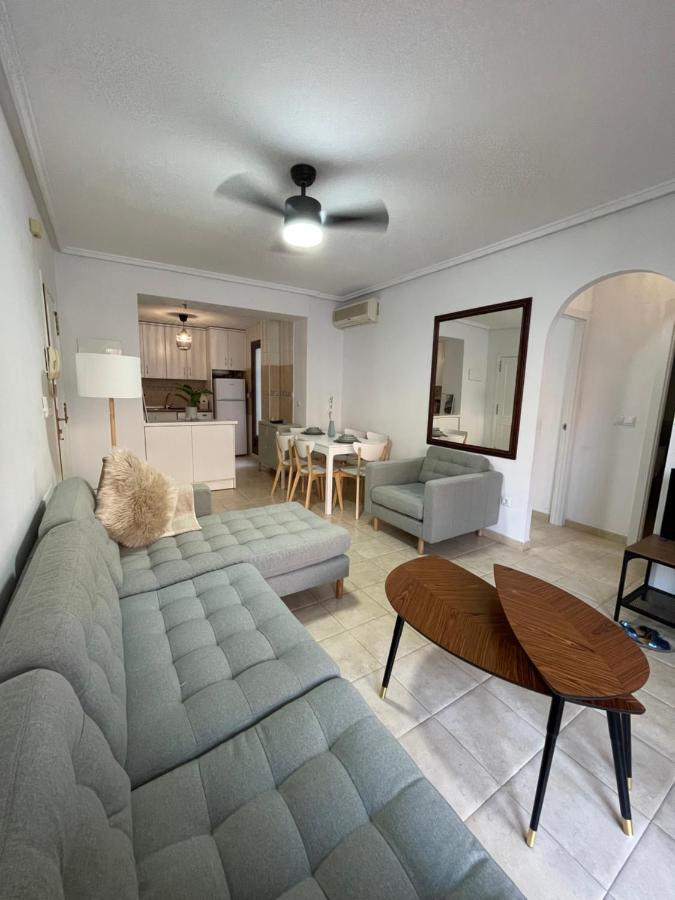 Three Bedroom Apartment With Pool In Torrevieja Extérieur photo