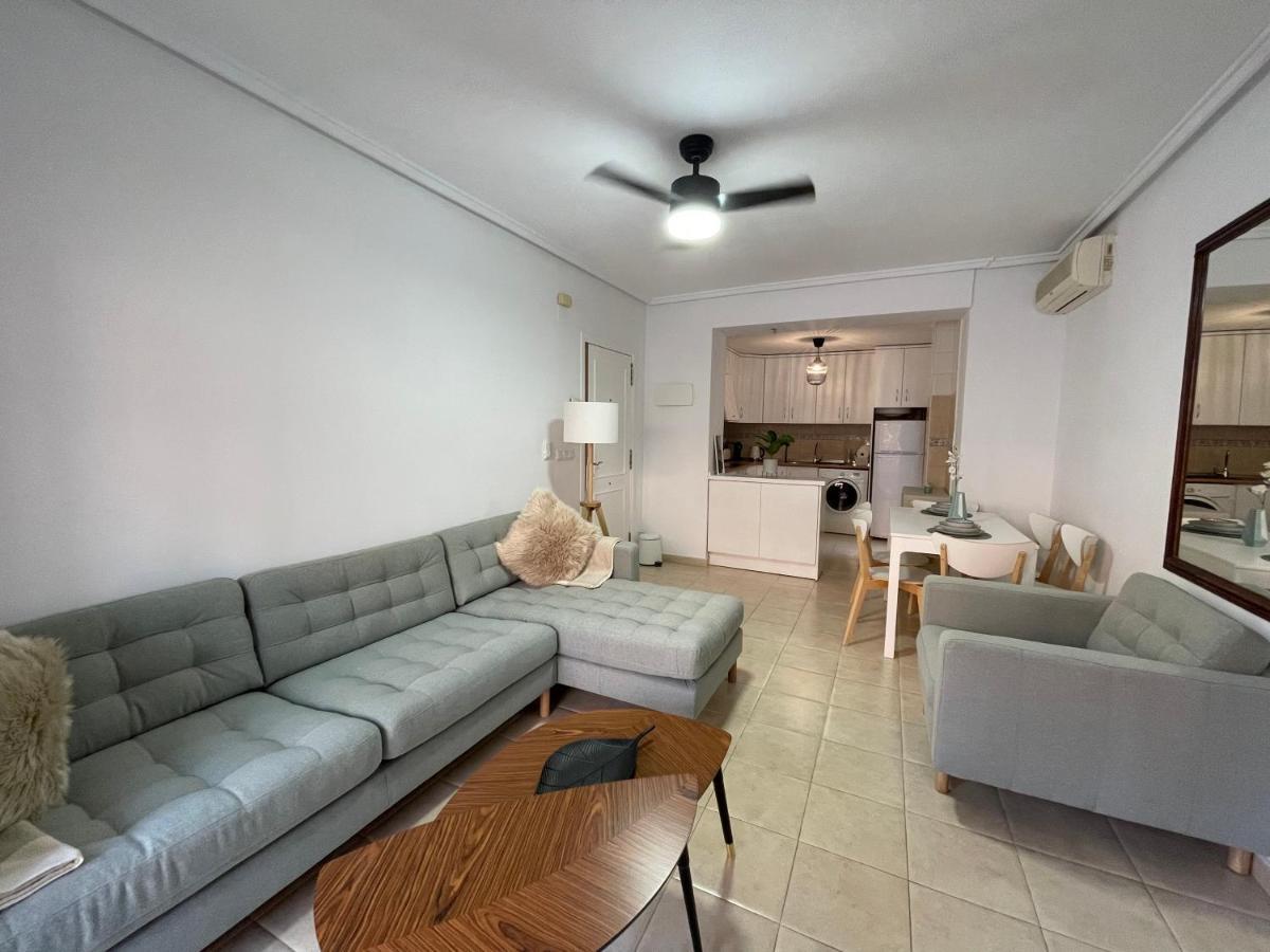 Three Bedroom Apartment With Pool In Torrevieja Extérieur photo