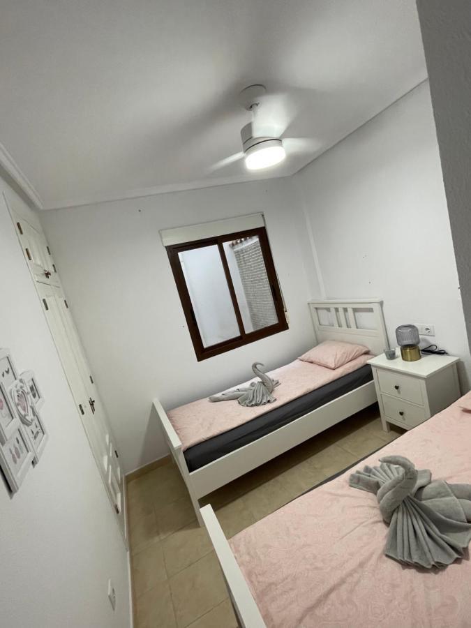 Three Bedroom Apartment With Pool In Torrevieja Extérieur photo